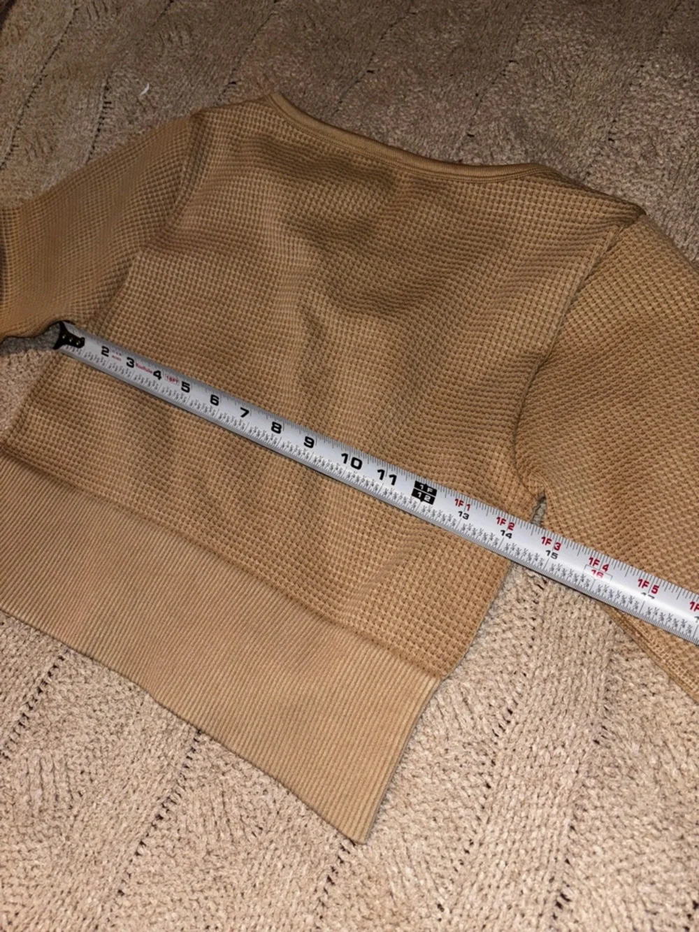 Aerie Tan Thick Waffle Knit Cropped Henley Long Sleeve Thumbhole Top Size Small - Picture 7 of 7